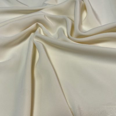 Hedvábný krepžoržet ivory Escada