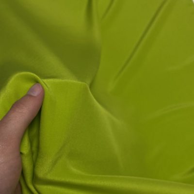 Šatovka hedvábný limetkový krepžoržet Lime
