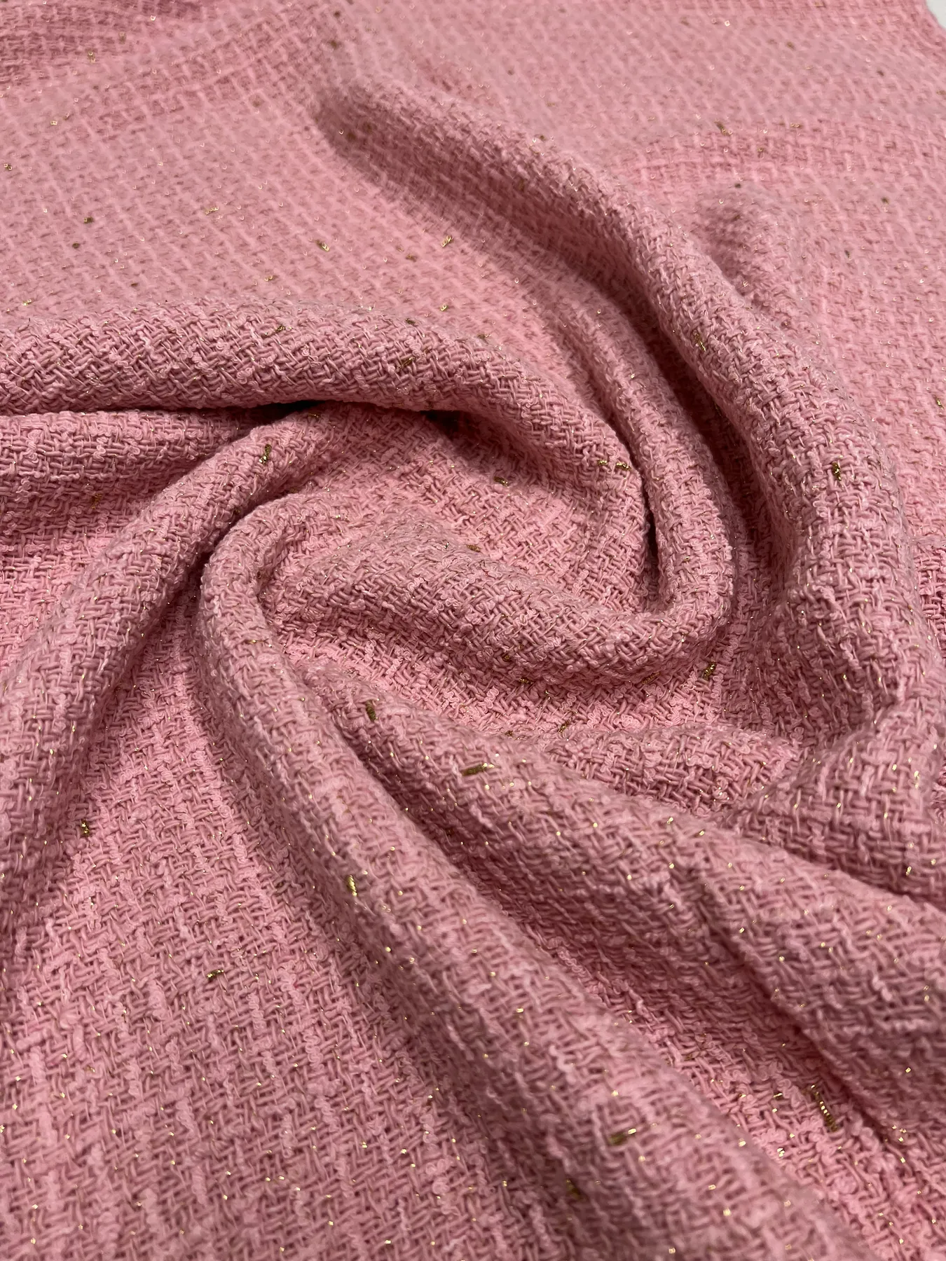 Exkluzivní růžové buklé Lady Rosa se zlatým lurexem - Poezie Látek