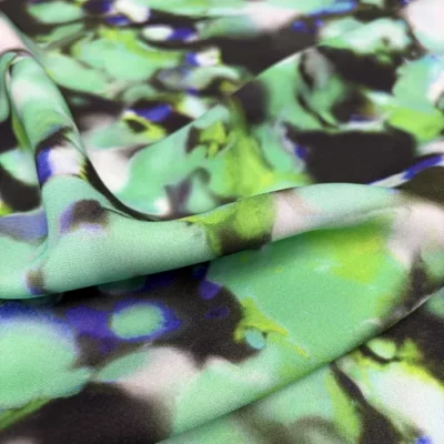 Exkluzivní krep Cady s hedvábím – Kostýmovka Emerald Fluid